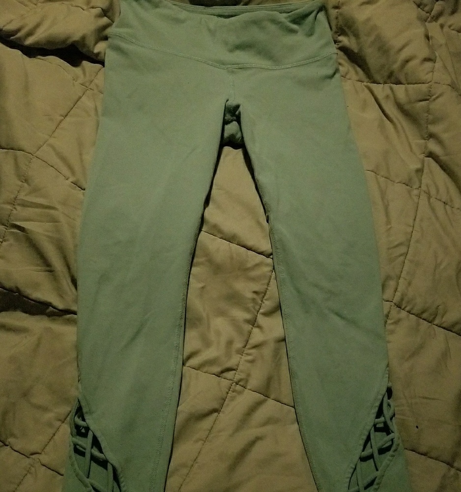 Sage Green ALO Entwine Leggings xs